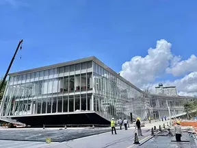 Edificios comerciales y salas de exposición