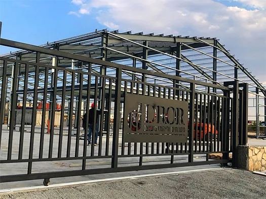 Almacén de acero de 2335m² con entrepiso