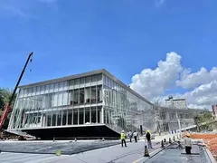 Edificios comerciales y salas de exposición de acero