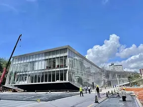 Edificios comerciales y salas de exposición de acero