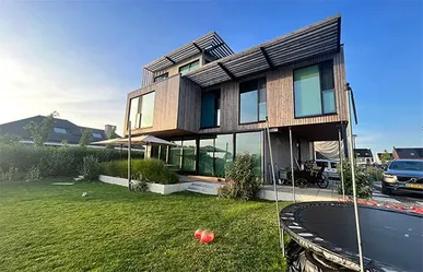 Edificio residencial de estructura de acero de tres plantas (Países Bajos)