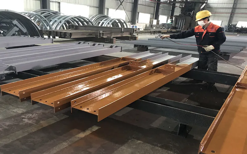 Taller de acabado de superficies (recubrimiento por pulverización y galvanizado por inmersión en caliente)
