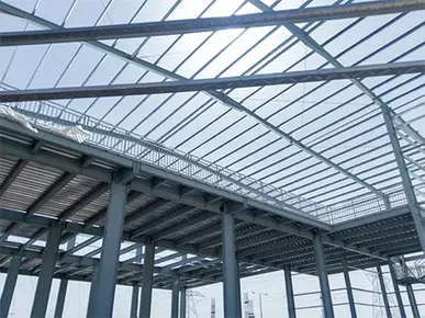 Almacén de acero con entrepiso